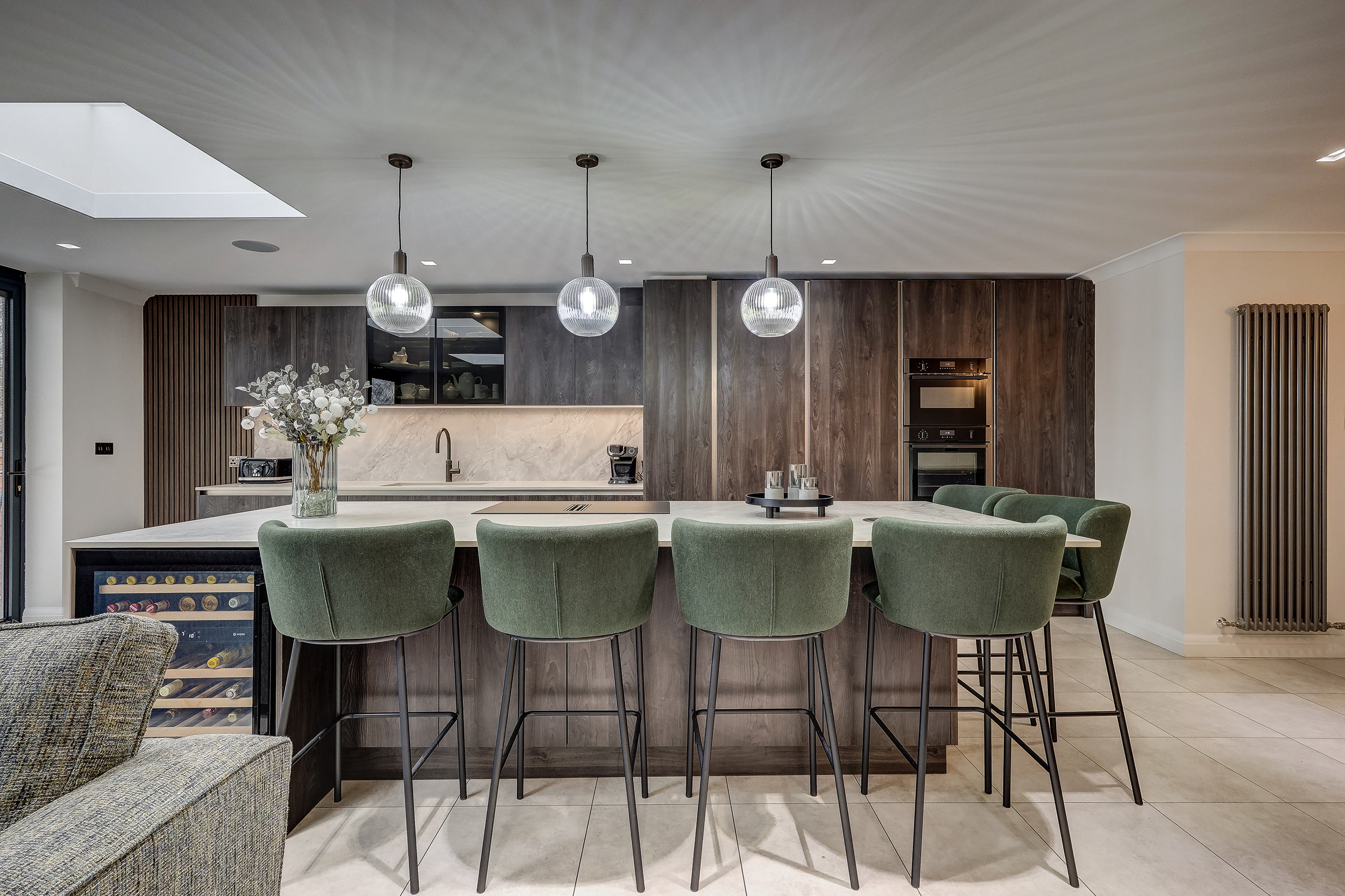 Hoxton Oak Handleless Kitchen